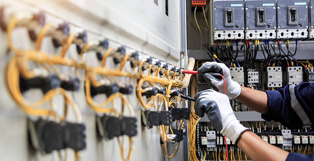Professional Electrician technician working in Muskogee, OK